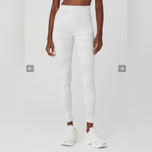 Alo high-waist camo vapor legging (28”)